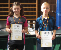 Nadine und Maximilian bei U15 Kreismeisterschaften mit Medaillen